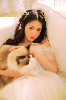 白色蕾丝美妇旗袍成熟小说